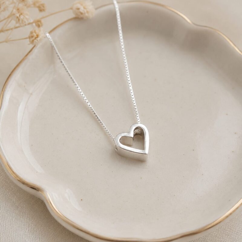 Collar corazón pasante