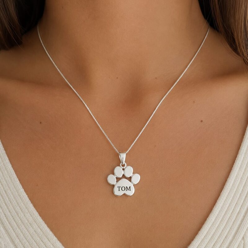 Cadena con dije huellita
